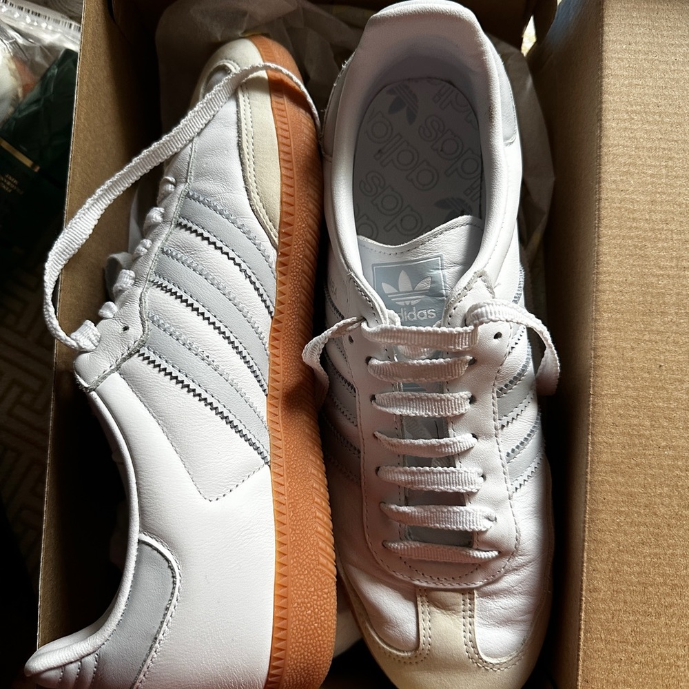 Adidas Sambas 9.5 light grey like new